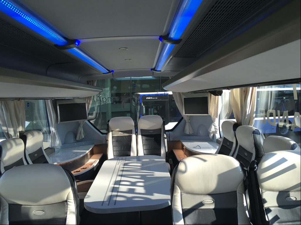 NEOPLAN CITYLINER 36 PLACES CUIR SUPER VIP*** AVEC SALON EN ROTONDE